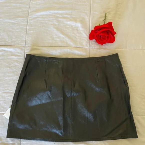 Helmut Lang overlap mini leather skirt - Picture 7 of 9